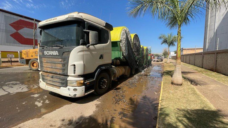 Caminhão SCANIA Carregado, Caminhão SCANIA Carregado